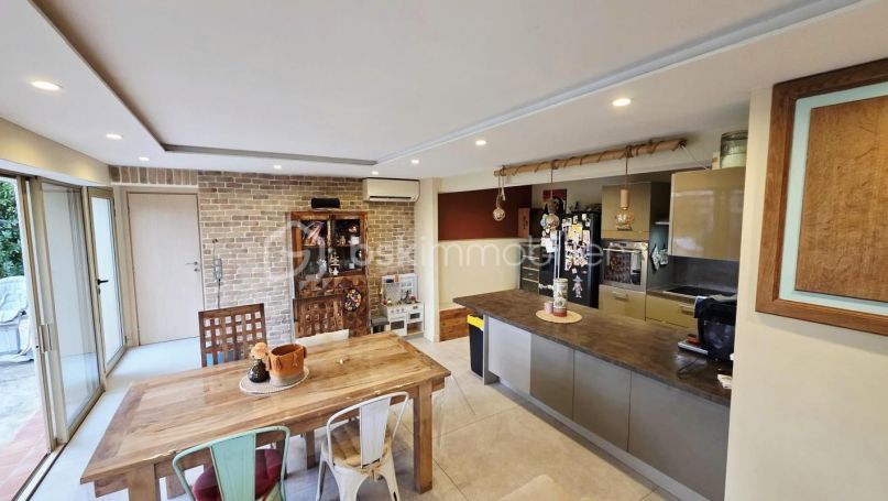 A vendre MAISON  3 PIECES 72 M2  LA ROQUETTE SUR SIAGNE