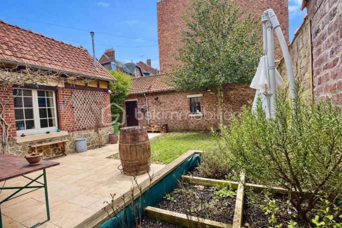 A louer MAISON  DE MAîTRE  AMIENS