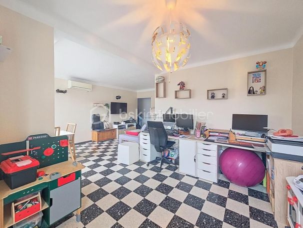 A louer APPARTEMENT T5 78 M2  AUBAGNE