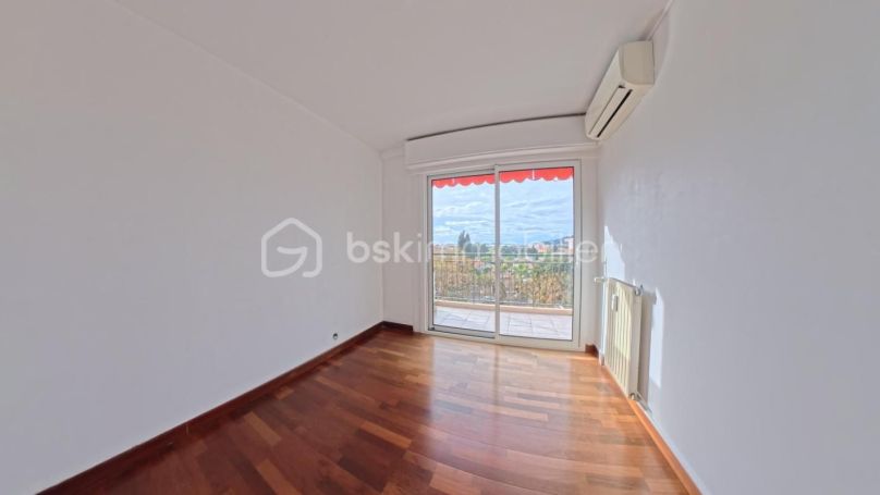 A louer APPARTEMENT T2 48 M2 TERRASSE VUE MER ANTIBES