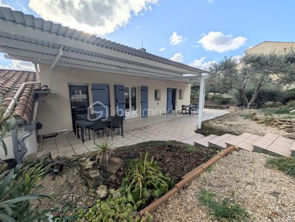 A louer MAISON  7 PIECES 162 M2  LAMANON