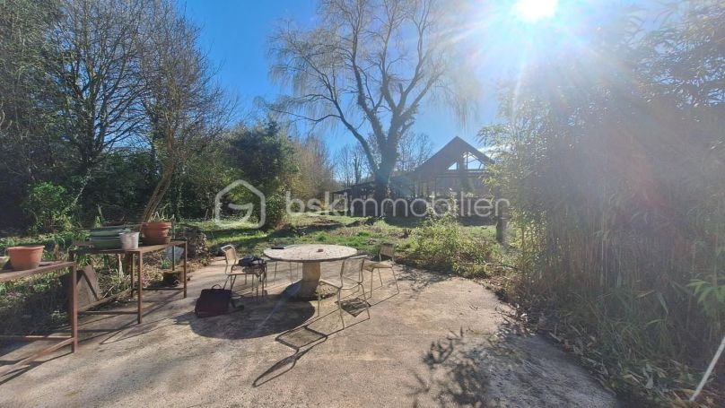 A louer LONGèRE  10 PIECES 230 M2  PERNOIS