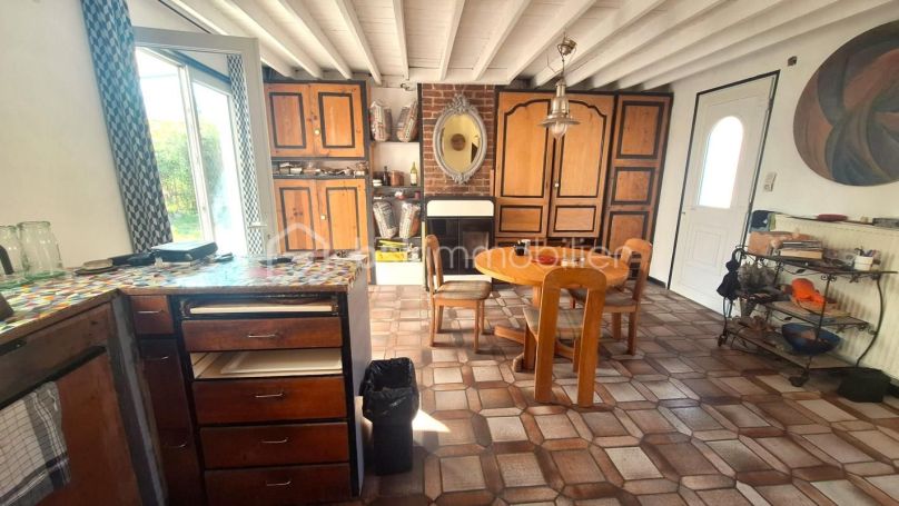 A louer LONGèRE  10 PIECES 230 M2  PERNOIS