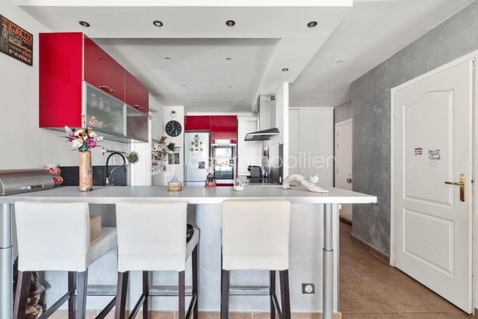 A louer APPARTEMENT T4 117 M2 BORD DE MER VALLAURIS