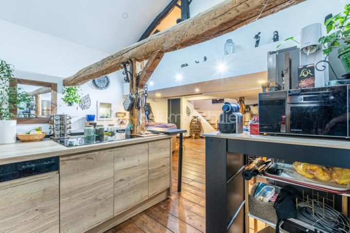 A louer LOFT  7 PIECES 160 M2  BRIGNOLES