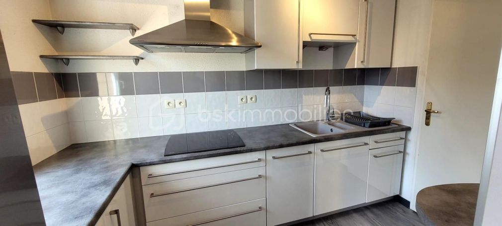 A louer APPARTEMENT T3 62 M2 TERRASSE BORD DE MER LA GARDE