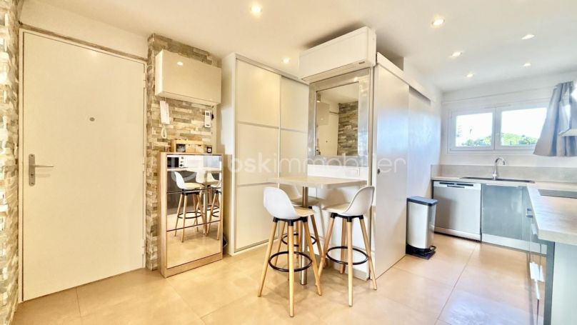 A louer APPARTEMENT T3 61 M2 BORD DE MER ANTIBES