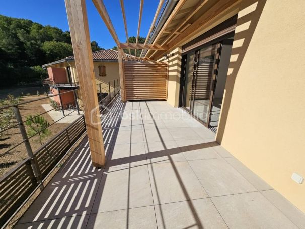 A louer APPARTEMENT NEUF T2 56 M2 TERRASSE  DRAGUIGNAN