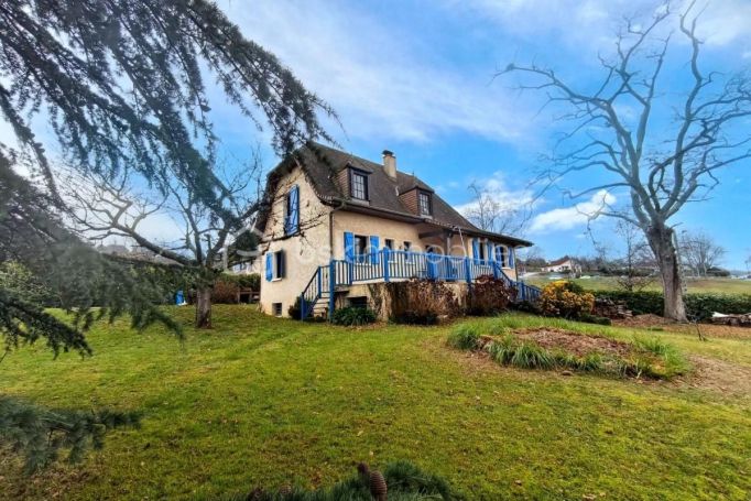 A louer MAISON  DE MAîTRE  MONEIN