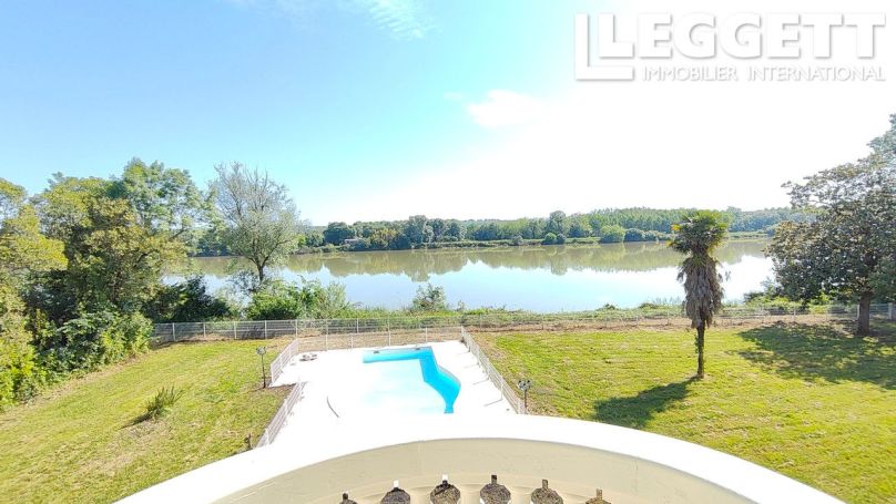 A louer MAISON  DE MAîTRE  BEAUTIRAN