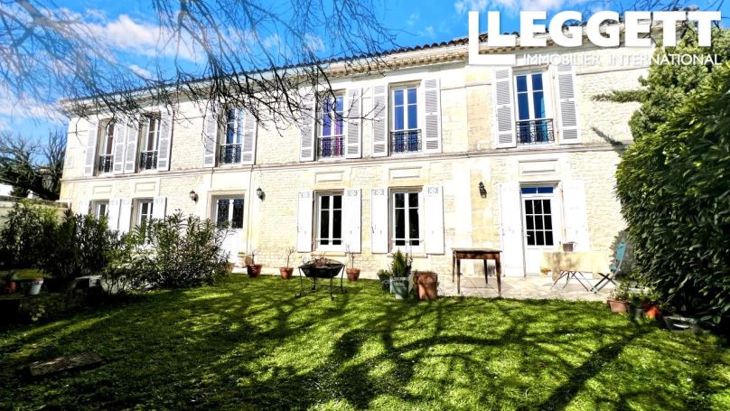 A vendre MAISON  DE MAîTRE  LONZAC