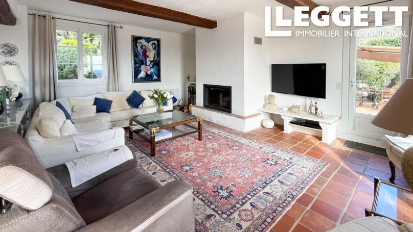 A louer MAISON  6 PIECES 163 M2  MONTAUROUX