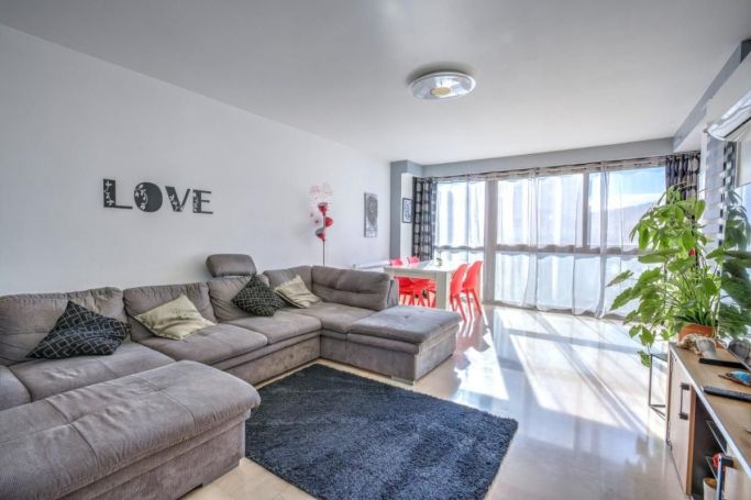 A louer APPARTEMENT DE PRESTIGE T4 90 M2 TERRASSE BORD DE MER NICE