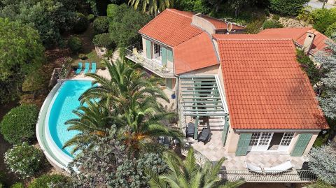 A louer MAISON  6 PIECES 185 M2 BORD DE MER THEOULE SUR MER