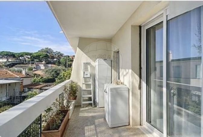 A louer APPARTEMENT T3 50 M2 TERRASSE BORD DE MER ANTIBES