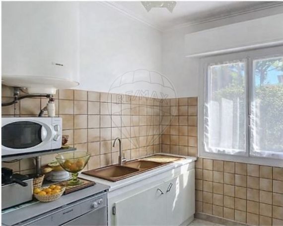 A louer APPARTEMENT T3 50 M2 TERRASSE BORD DE MER ANTIBES