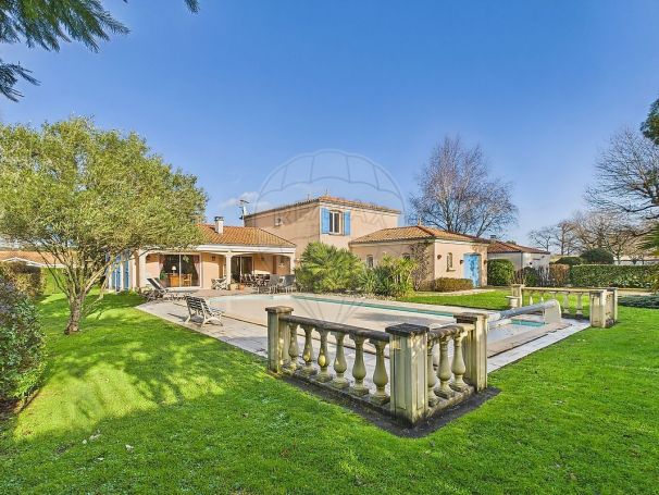 A louer MAISON  6 PIECES 177 M2 BORD DE MER LES MATHES