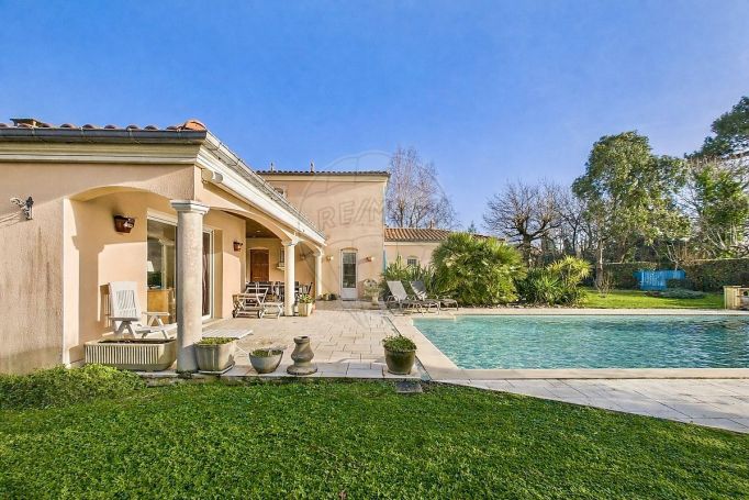 A louer MAISON  6 PIECES 177 M2 BORD DE MER LES MATHES