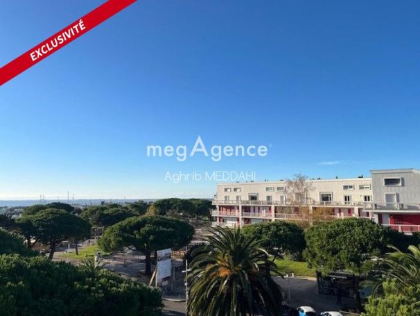 A louer APPARTEMENT DE PRESTIGE  174 M2 TERRASSE PIEDS DANS L'EAU ROYAN