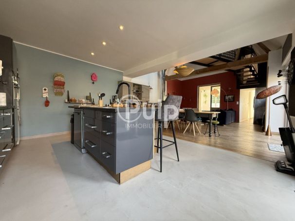 A vendre LOFT  6 PIECES 157 M2  ARRAS