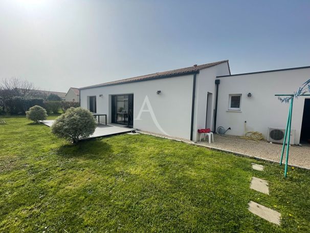 A vendre MAISON  5 PIECES 122 M2  LE BERNARD