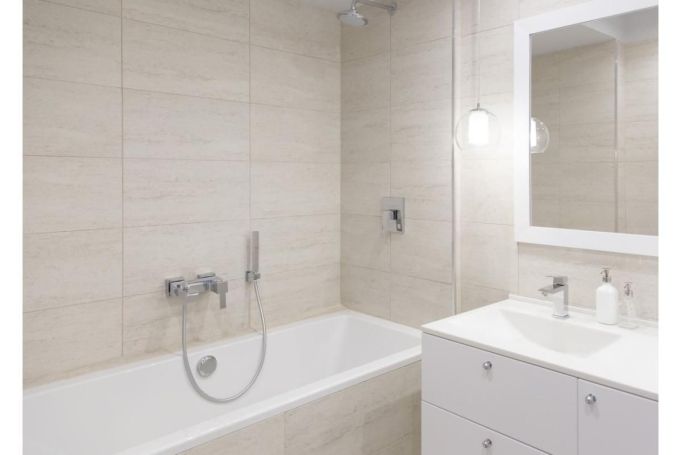 A louer APPARTEMENT NEUF T3 56 M2 TERRASSE BORD DE MER LA SEYNE SUR MER