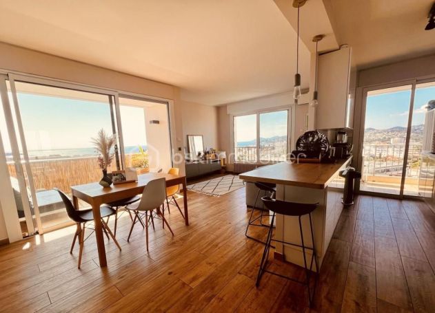 A louer APPARTEMENT T3 71 M2 TERRASSE VUE MER ANTIBES