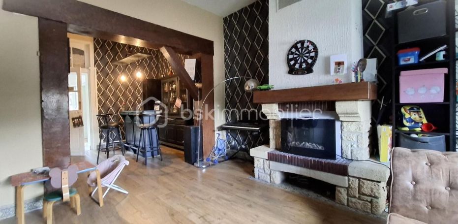 A louer MAISON  DE MAîTRE  LESTREM