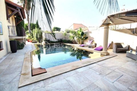 A louer MAISON  5 PIECES 137 M2 BORD DE MER SAINT CYPRIEN