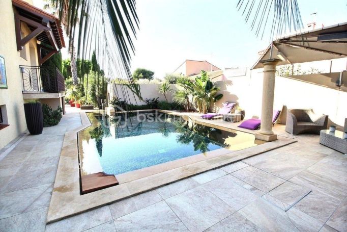 A louer MAISON  5 PIECES 137 M2 BORD DE MER SAINT CYPRIEN