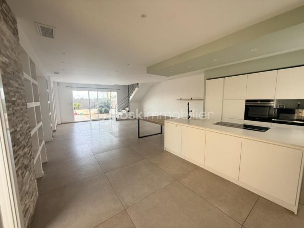 A vendre MAISON  4 PIECES 109 M2  NEBIAN