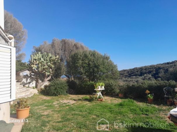 A louer MAISON  10 PIECES 318 M2 BORD DE MER BONIFACIO