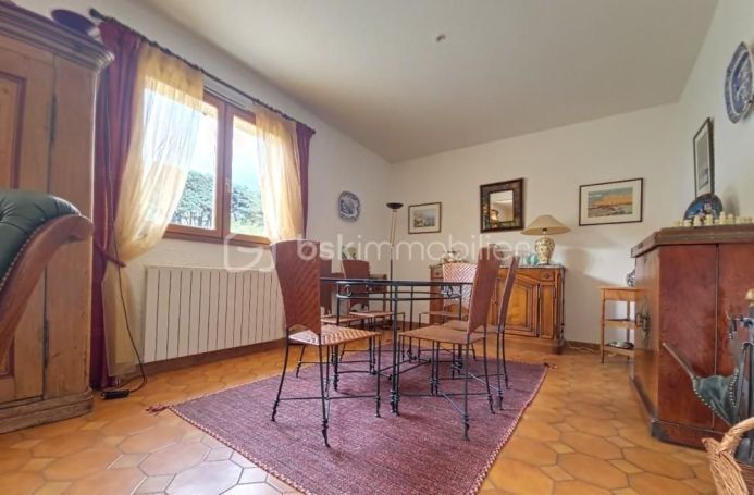 A louer MAISON  8 PIECES 182 M2  SAINT GELY DU FESC