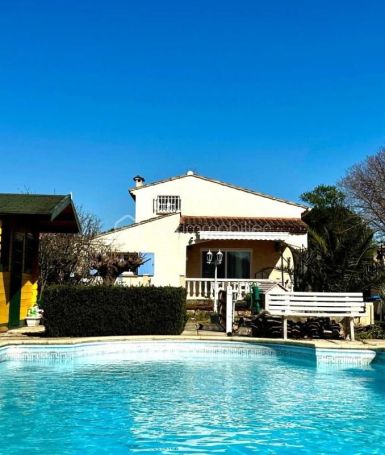 A louer MAISON 6 PIECES 170 M2 AIMARGUES