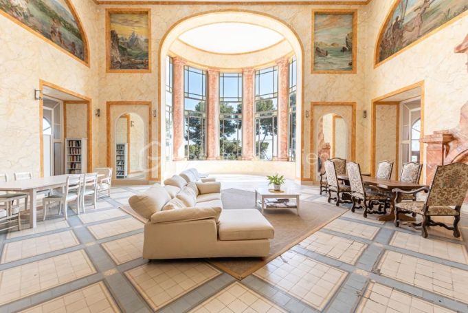 A louer APPARTEMENT DUPLEX T5 165 M2 TERRASSE PIEDS DANS L'EAU HYERES