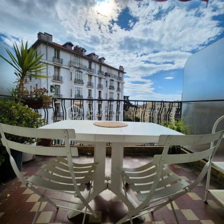 A louer APPARTEMENT T2 52 M2 TERRASSE BORD DE MER NICE