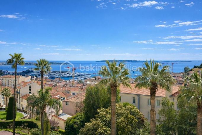A louer APPARTEMENT T2 61 M2 VUE MER CANNES