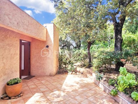 A louer MAISON D'ARCHITECTE PIEDS DANS L'EAU LECCI