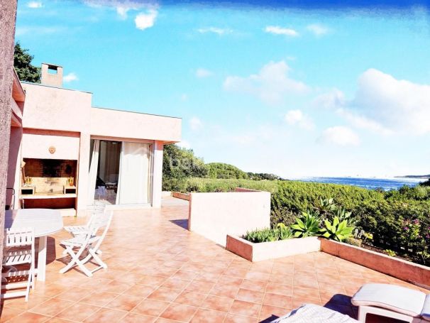 A louer MAISON  D'ARCHITECTE PIEDS DANS L'EAU LECCI