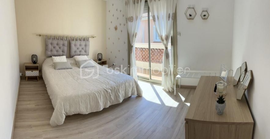 A vendre MAISON  8 PIECES 181 M2 BORD DE MER SIX FOURS LES PLAGES