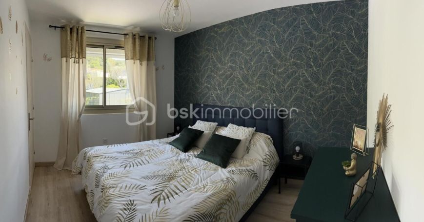 A vendre MAISON  8 PIECES 181 M2 BORD DE MER SIX FOURS LES PLAGES