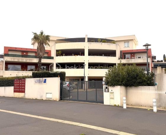 A louer APPARTEMENT T2 39 M2 TERRASSE BORD DE MER AGDE