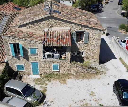 A louer STUDIO  44 M2 TERRASSE  LAMBESC