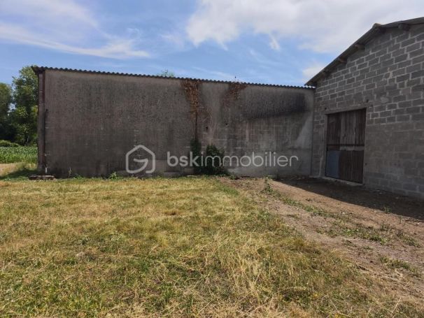 A vendre LOFT  3 PIECES 315 M2  SAINT MEDARD DE GUIZIERES