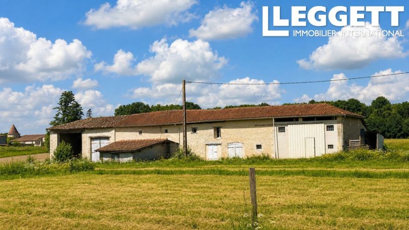A vendre GîTE  LEOVILLE