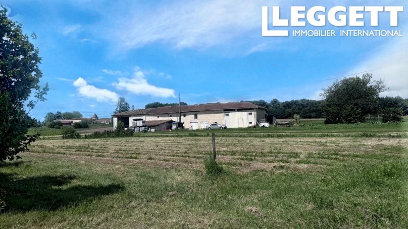 A vendre GîTE  LEOVILLE