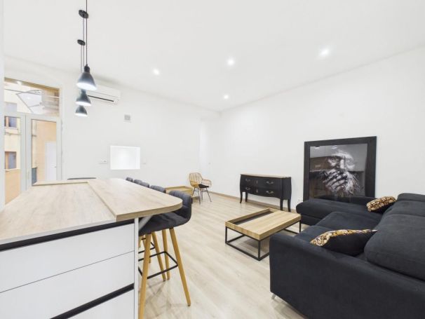 A louer APPARTEMENT T4 81 M2 BORD DE MER AJACCIO