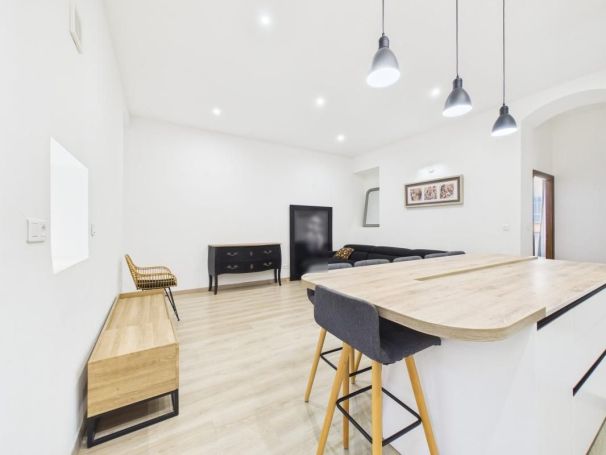 A louer APPARTEMENT T4 81 M2 BORD DE MER AJACCIO