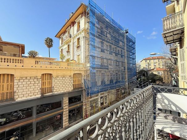A louer APPARTEMENT T4 93 M2 TERRASSE BORD DE MER NICE