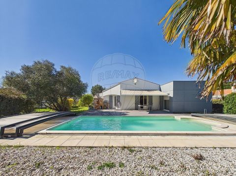 A louer MAISON  CONTEMPORAINE BORD DE MER LES MATHES